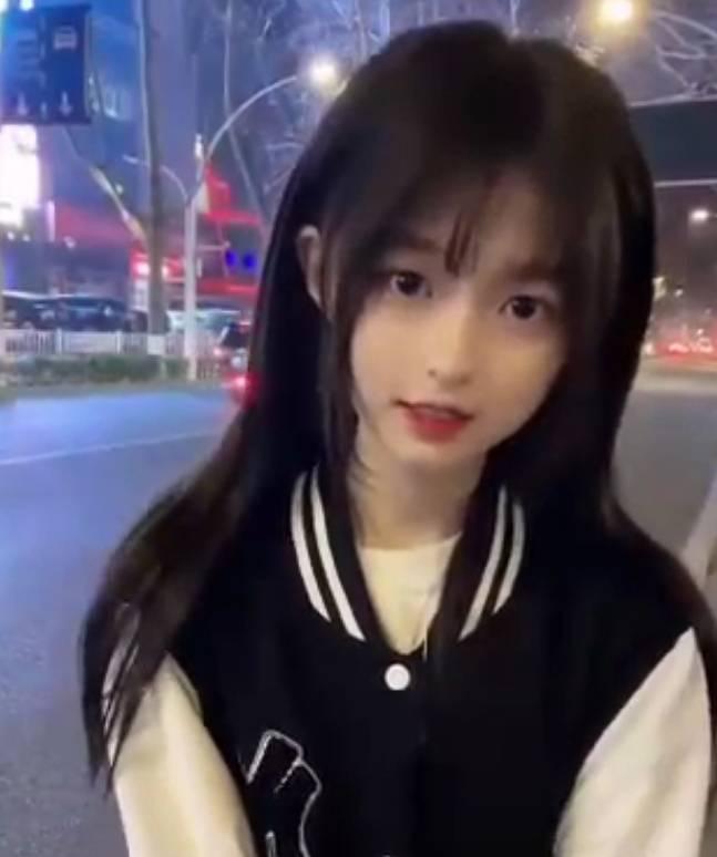 看着很乖很乖的小女孩，就是不知道功夫整么学会的